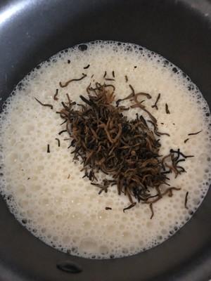 想喝奶茶吗？一分钟教你学会制作经典珍珠奶茶，奶味十足